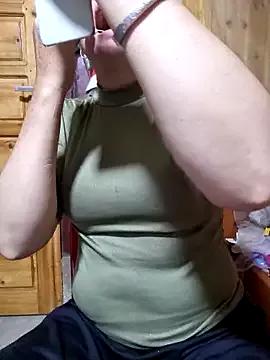 yoowwmr from StripChat
