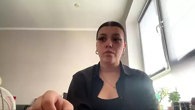 Explore our live girls sluts from our Custom and Multi clubs and checkout exclusive access to highly interactive content, such as shape, hair, titties, pussy type and many more.