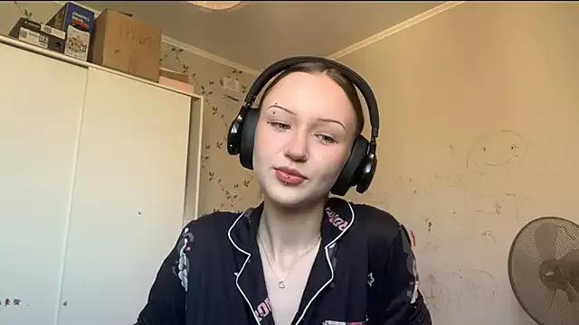 You_Dream_HereNOW webcams show profile image 