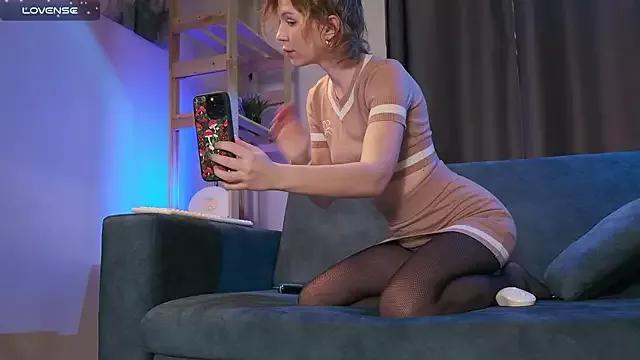 Explore our live girls sluts from our Custom and Multi clubs and checkout exclusive access to highly interactive content, such as shape, hair, titties, pussy type and many more.