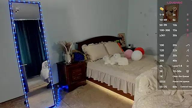 Explore our live girls sluts from our Custom and Multi clubs and checkout exclusive access to highly interactive content, such as shape, hair, titties, pussy type and many more.