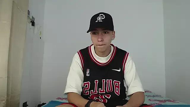 Your_favorite_ftm_ webcams show profile image 