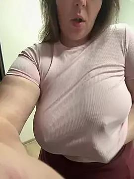 Explore our live girls sluts from our Custom and Multi clubs and checkout exclusive access to highly interactive content, such as shape, hair, titties, pussy type and many more.