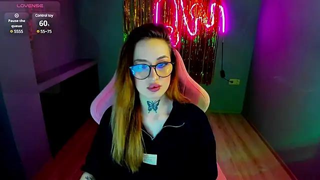 Explore our live girls sluts from our Custom and Multi clubs and checkout exclusive access to highly interactive content, such as shape, hair, titties, pussy type and many more.