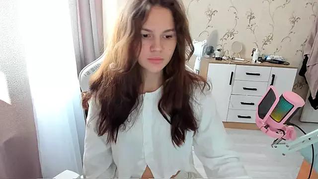 Explore our live girls sluts from our Custom and Multi clubs and checkout exclusive access to highly interactive content, such as shape, hair, titties, pussy type and many more.