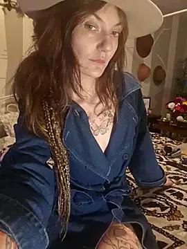 YourFavCanadianMILF from StripChat is Freechat