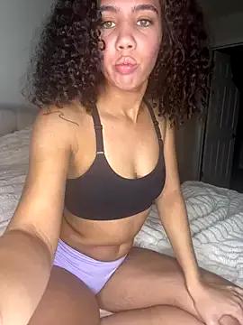 yourfavegirlnextdoor from StripChat is Freechat