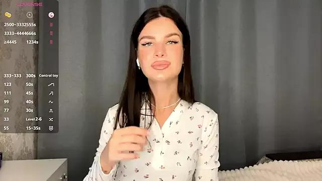 YourFavoriteTeenager from StripChat is Freechat