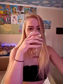 Yourprincess12 from StripChat is Freechat