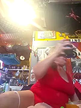 YOURWIFEY from StripChat is Freechat