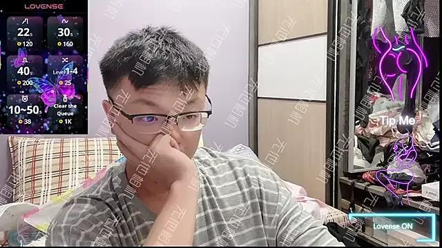 YoY-man from StripChat