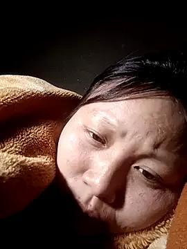 yoyo-mi from StripChat