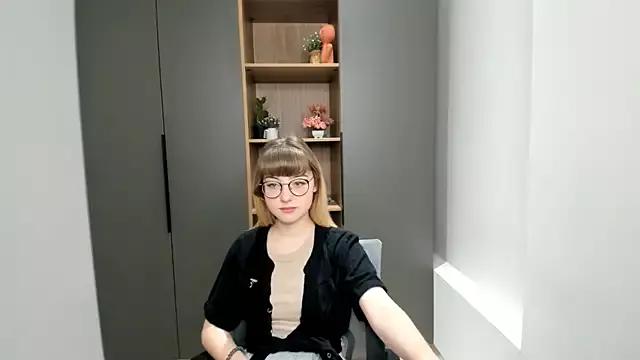 YukikoCarlis from StripChat is Freechat