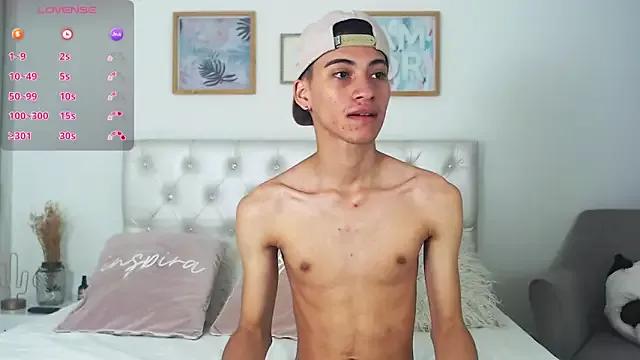 yulian_vasquez from StripChat is Freechat