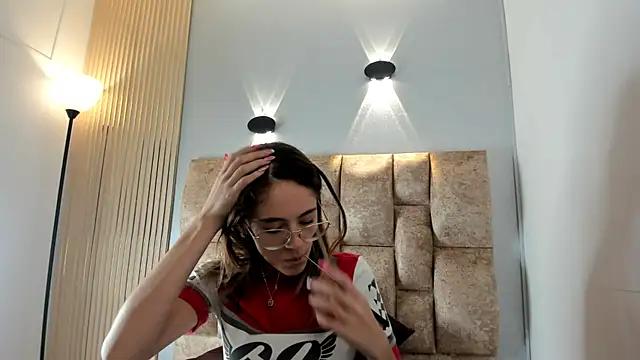Explore our live girls sluts from our Custom and Multi clubs and checkout exclusive access to highly interactive content, such as shape, hair, titties, pussy type and many more.