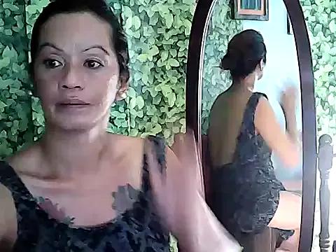 yummy_21xxx from StripChat