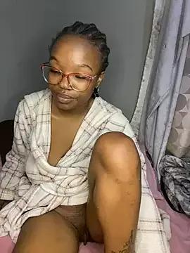 YummyMelanin117 from StripChat