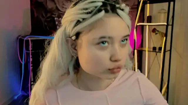 Photos of YunaLovesi from StripChat is Freechat