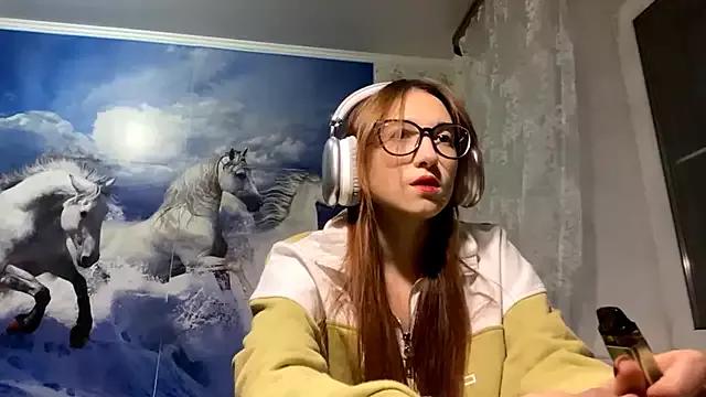 YungAri from StripChat is Freechat