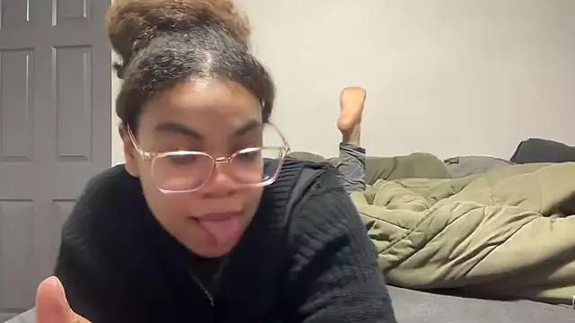 Zahrabliss webcams show profile image 