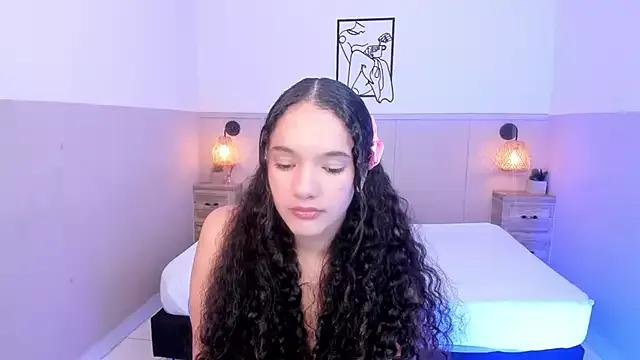 ZairaGlow webcams show profile image 