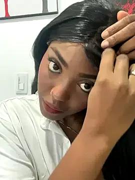 zaracollins01 from StripChat