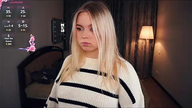 ZaraCreedon from StripChat
