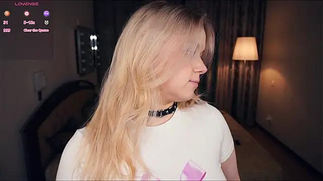 ZaraCreedon from StripChat