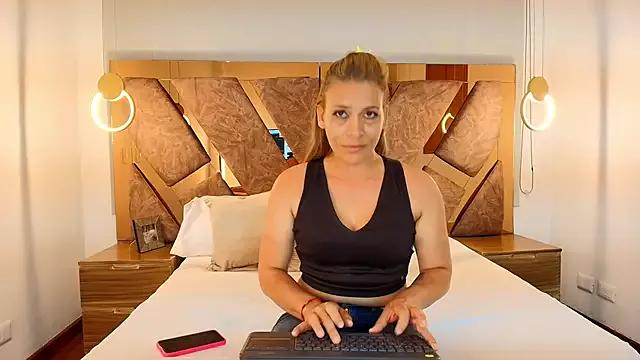 Explore our live girls sluts from our Custom and Multi clubs and checkout exclusive access to highly interactive content, such as shape, hair, titties, pussy type and many more.