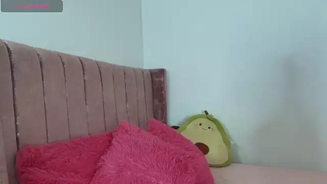 zaraquiinn from StripChat