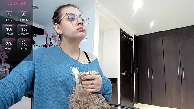 Zarathryz_ from StripChat