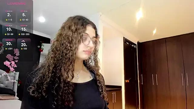 Zarathryz_ from StripChat is Freechat