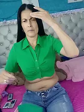 Explore our live girls sluts from our Custom and Multi clubs and checkout exclusive access to highly interactive content, such as shape, hair, titties, pussy type and many more.