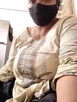 Photos of zeepe19 from StripChat is Freechat