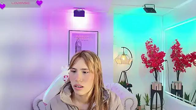Zoe_bloom from StripChat is Freechat