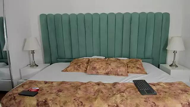 Zoe_James from StripChat is Freechat