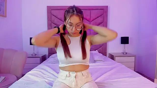Explore our live girls sluts from our Custom and Multi clubs and checkout exclusive access to highly interactive content, such as shape, hair, titties, pussy type and many more.