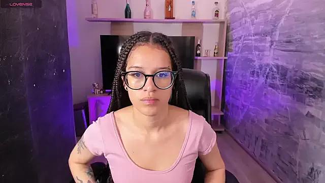 ZoeWestt from StripChat is Freechat