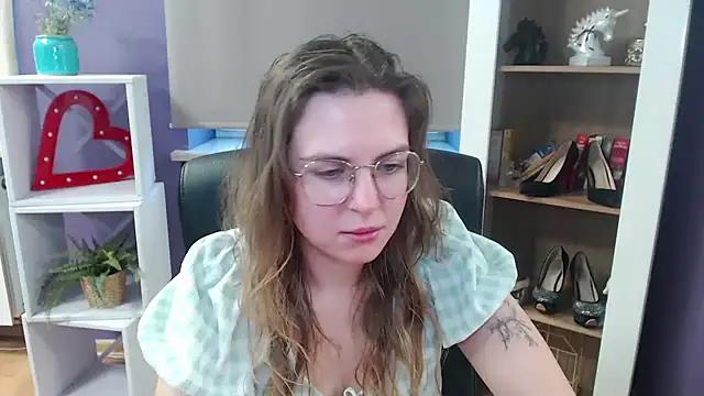 Explore our live girls sluts from our Custom and Multi clubs and checkout exclusive access to highly interactive content, such as shape, hair, titties, pussy type and many more.