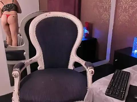 Explore our live girls sluts from our Custom and Multi clubs and checkout exclusive access to highly interactive content, such as shape, hair, titties, pussy type and many more.