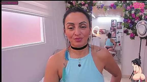 zullyxhot from StripChat