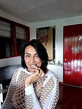 zullyxhot from StripChat