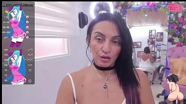 zullyxhot from StripChat
